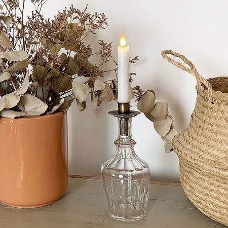 Twakutwaku Lot de 2 bougeoirs modernes en métal polyvalents avec lanterne ouragan en laiton de 19,1 cm de haut avec dôme en verre fait main pour bougie pilier de 5 cm et plantes, Style industriel Twakutwaku Lot de 2 bougeoirs modernes en métal polyvalents avec lanterne ouragan en laiton de 19,1 cm de haut avec dôme en verre fait main pour bougie pilier de 5 cm et plantes, Style industriel