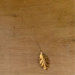 Feuille en Laiton à suspendre - 4 cm