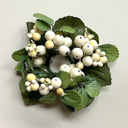 Wreath for candles - ivory berries  ø 2,5 cm