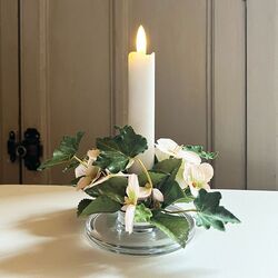 Flat candle holder in clear glass