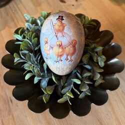 Œuf de Pâques poussins 1 - hauteur 9 cm