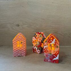 1 Led paper house - H 8 cm - Red Waves