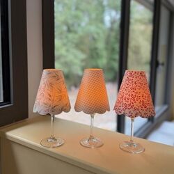3 red Japanese paper lampshades - Red and Gold