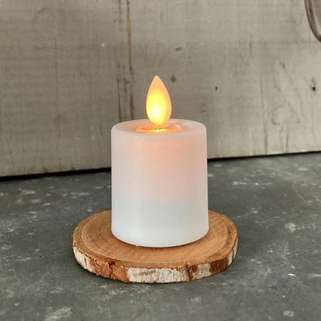 Une Mini Bougie Oscillante Bougie Flamme Oscillante Une Mini Bougie Oscillante Bougie Flamme Oscillante