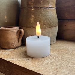 LED warm white tealight candle - white wax - Ø 4 CM
