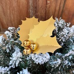 Holly leaves and gold balls Clip