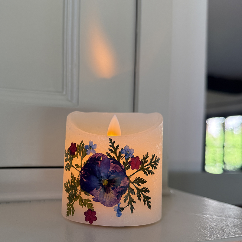 idée cadeau, bougie Led en cire fleurs séchées