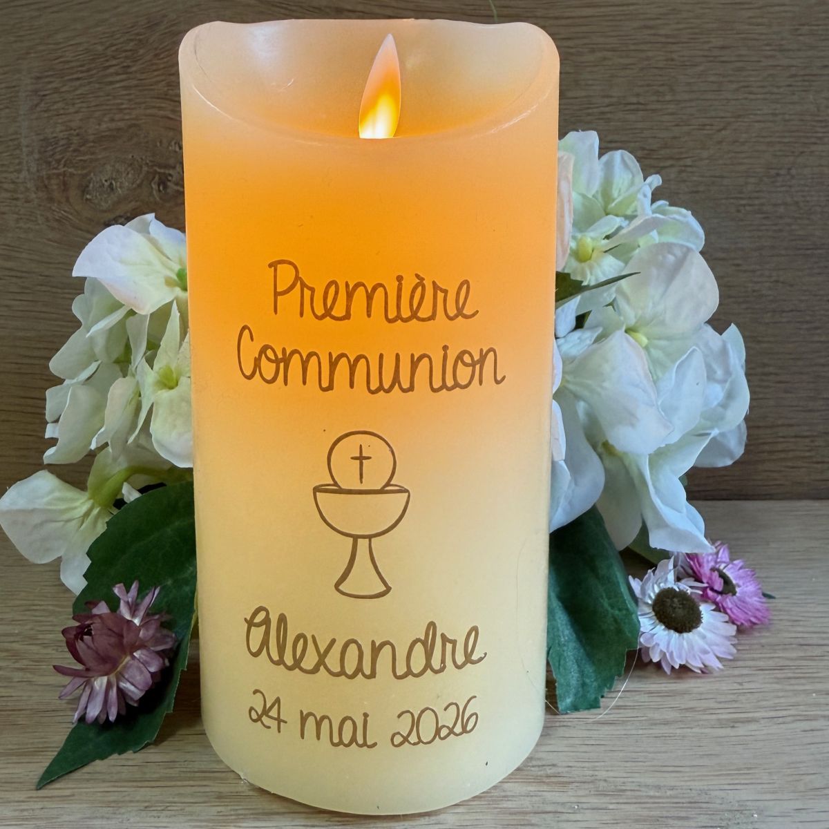 cadeau de communion, une bougie led personnalisée 