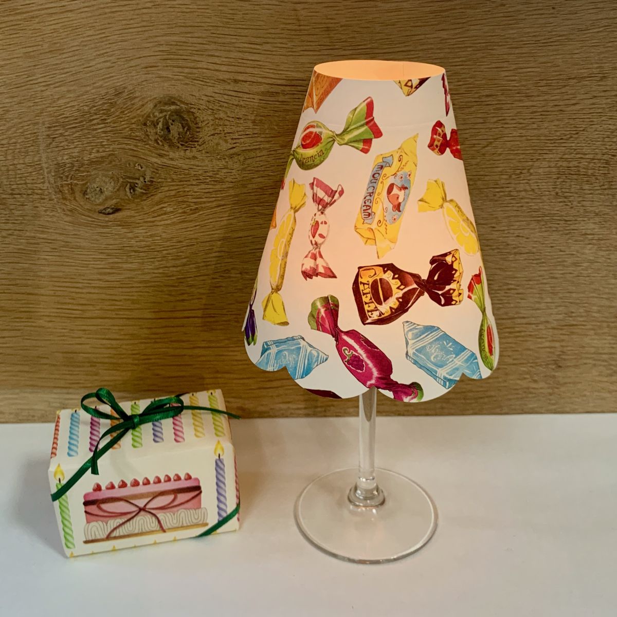 lampe led pour décorer une table d'anniversaire