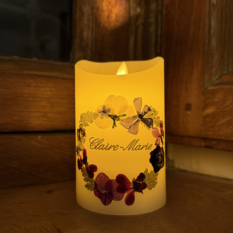 une bougie Led fleurs séchées personnalisée 