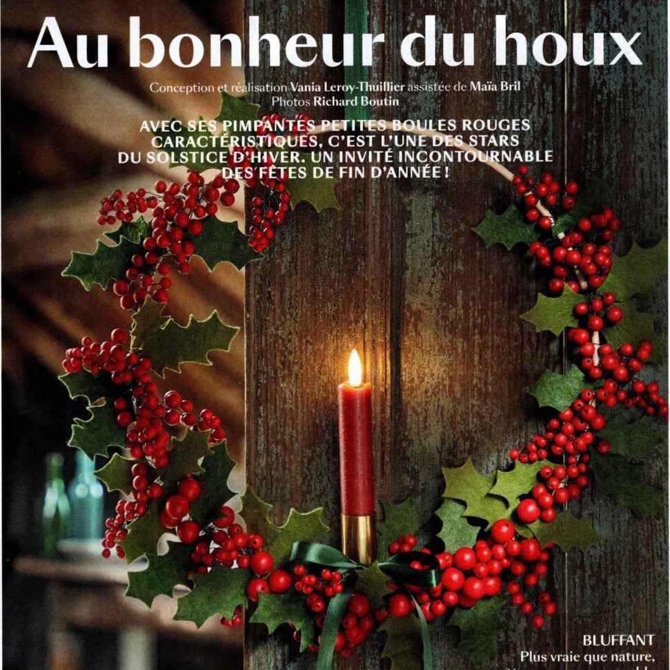 Votre couronne de Noël faite maison et illuminée d'une bougie Led rouge 