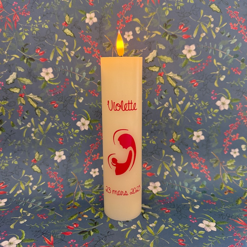 cierge de baptême personnalisé pour une fille