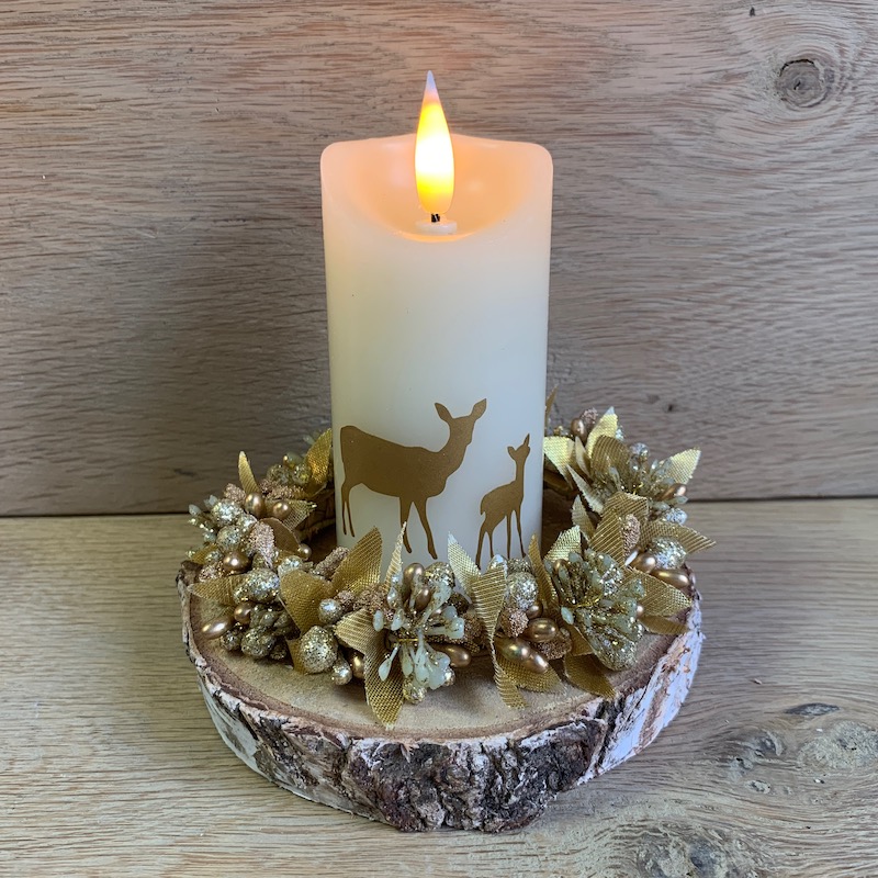 Bougie Led de Noël en cire avec une biche et un faon