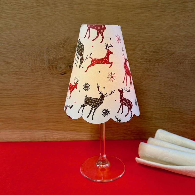 Lampe de Noël pour décorer une table de fêtes