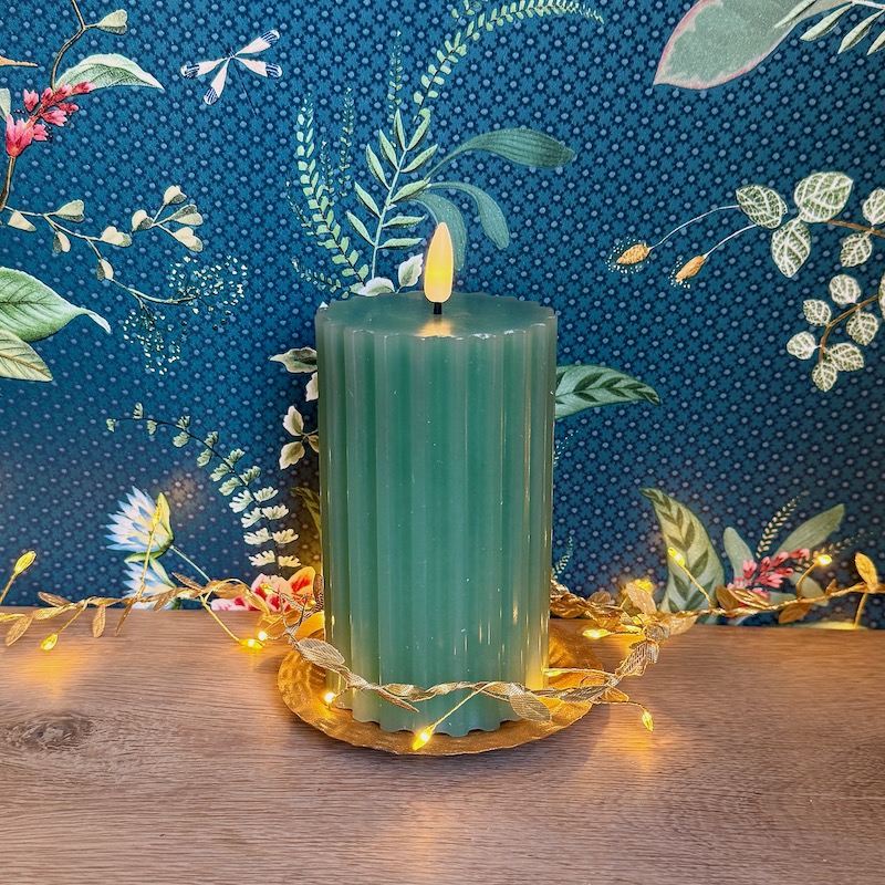 guirlande lumineuse avec des feuilles dorées pour une déco facile