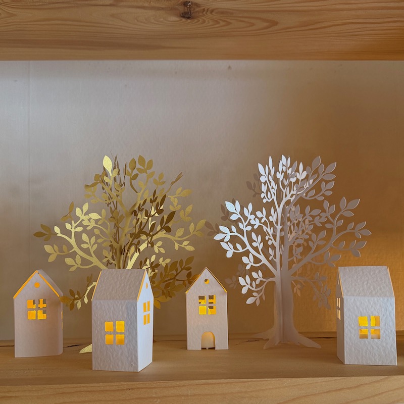 Déco en papier blanc et or éclairage Led