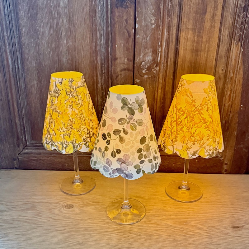 petites lampes led, déco jaune et verte