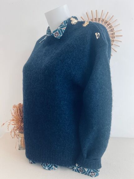 Pull boutons dorés bleu marine