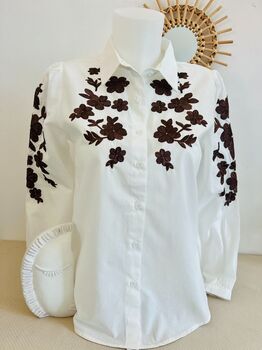 Chemise blanche broderies chocolat