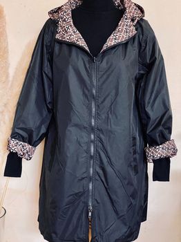 Imper réversible noir/ imprime marron