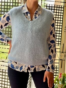 Pull sans manches col V bleu ciel