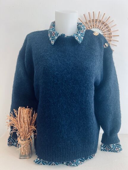 Pull boutons dorés bleu marine
