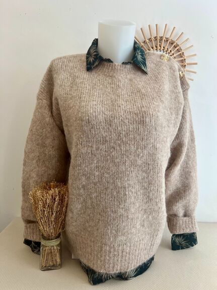 Pull boutons dorés bleu beige