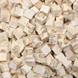 Carton de 2 kg de Petits cubes de nougats tendres AMANDES