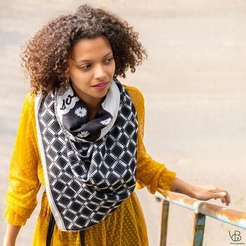 women's scarves "Marguerite" sand - black