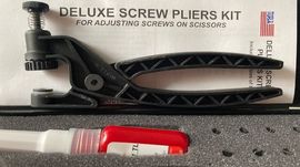 Pliers for adjusting the Maier 111 clamping screw