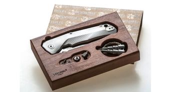 TRE.FC Klappmesser Lionsteel "TRE" Titanium Grau und Kohlefaser