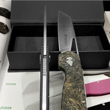 371.B Klappmesser Maserin „W2“ Carbonfaser blau