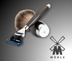 Muhle Vivo safety razor with a plum wood handle