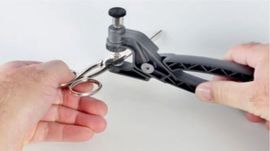 Zange zum Einstellen der Maier 111 Klemmschraube