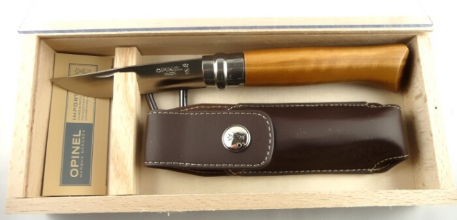 Wood Box with Opinel knive N°8 + Sheath