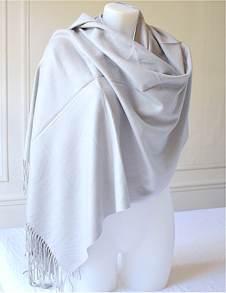 Grand châle, étole chaude gris clair en cachemire, laine et viscose