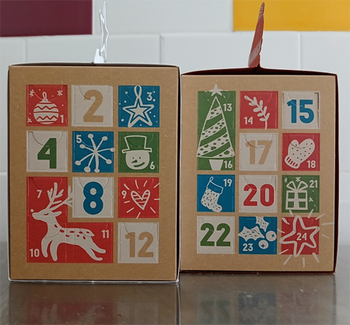 Calendrier de l'Avent (jaune, rouge ou vert) en chocolat ALTERNATIVE au lait (sans lait) BIO vegan sans allergènes Exquidia : 120g