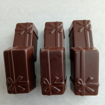 6 PRALINES CADEAUX (Maison MINNIE) en chocolat NOIR ONCTUEUX 60% BIO sans allergènes Exquidia : 54 grammes