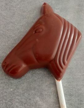 1 SUCETTE CHEVAL en chocolat ALTERNATIVE au lait (sans lait) BIO vegan sans allergènes Exquidia : 16g