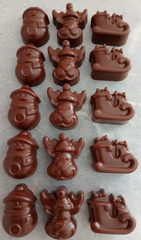 15 PERSONNAGES DE NOËL en chocolat ALTERNATIVE au lait (sans lait) BIO vegan sans allergènes Exquidia : 140g