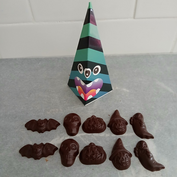 Cône halloween + 15 figurines en chocolat NOIR ONCTUEUX 60% BIO vegan sans allergènes Exquidia : 54g