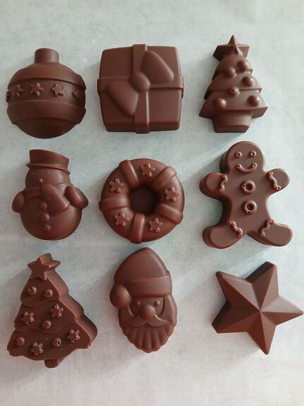 1 surprise de Noël en chocolat ALTERNATIVE au lait (sans lait) BIO vegan sans allergènes Exquidia : 8 grammes