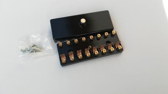 Boîtier noir à 8 fusibles