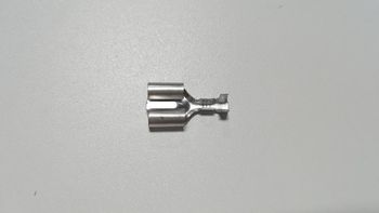 Cosse à 3 connexions