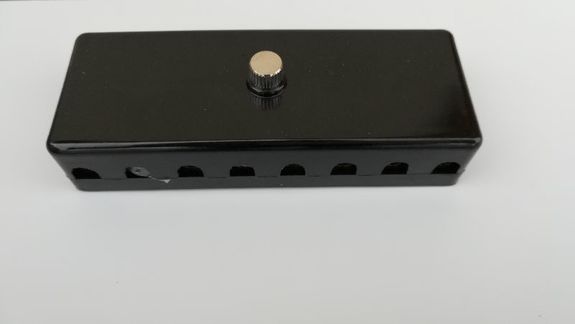 Boîtier noir à 8 fusibles