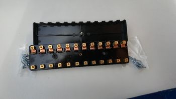 Boîtier noir à 12 fusibles