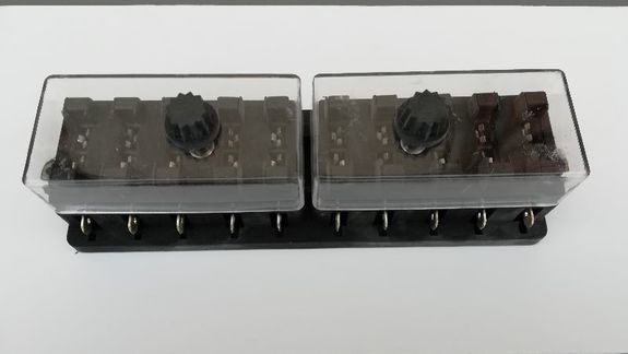 Boîtier fusibles à 2 compartiments