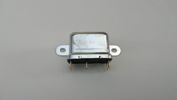 Relais inverseur 12 Volts 20/30 Amp. Alu