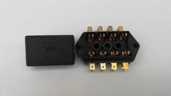 Boîtier porte-fusibles noir