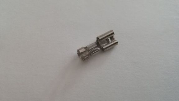 Cosse femelle à clipser